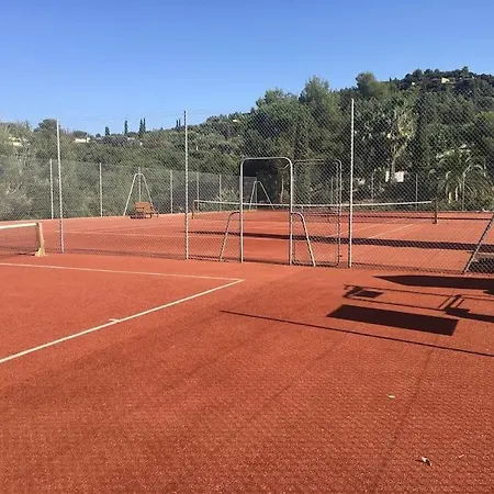 10 A 12 Pers Famille Amateurs Randonnee Boulouris Panorama Raphael Tennis Piscine Partage בית נופש