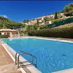 10 A 12 Pers Famille Amateurs Randonnee Boulouris Panorama Raphael Tennis Piscine Partage בית נופש *
