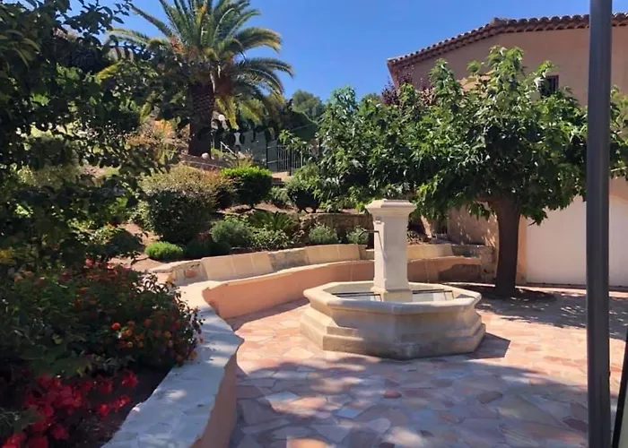 Сasa de vacaciones 10 à 12 Pers Famille Amateurs Randonnée Boulouris Panorama Raphael Tennis Piscine Partagé *