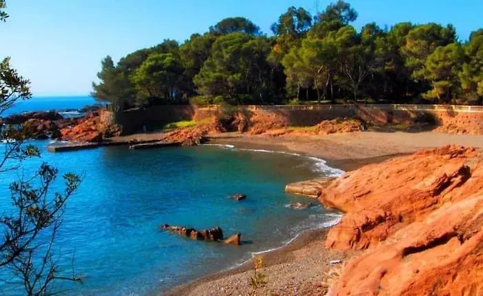 10 à 12 Pers Famille Amateurs Randonnée Boulouris Panorama Raphael Tennis Piscine Partagé